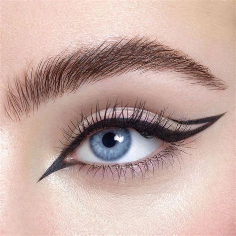 Discover the beauty of the half magic eye liner for all eye shapes